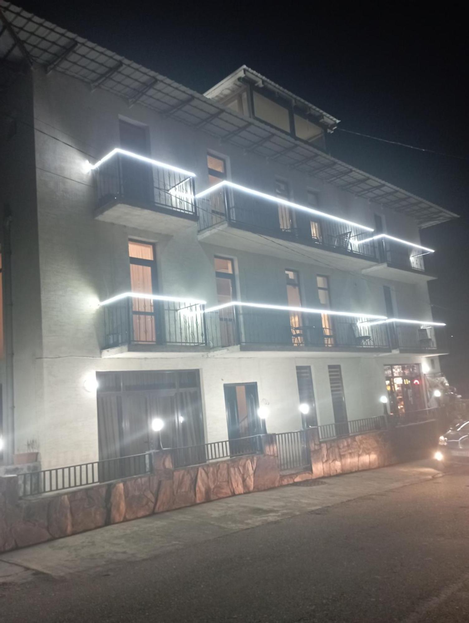 Hotel Marliza Mestia Extérieur photo